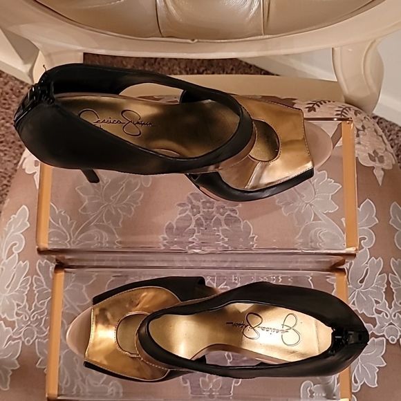 Jessica Simpson Evannan Black & Gold Peep Toe Heels - Picture 4 of 16